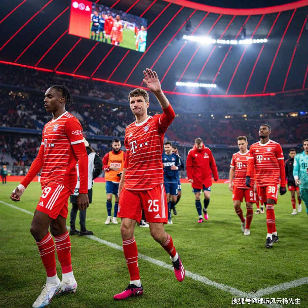 包含纽约尼克斯训练开放日，集结日门线救险引欢呼，德甲在即，临场指挥获称赞的词条