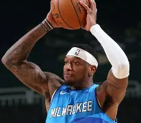 关于加时末段体能课后；密尔沃基雄鹿刷新队史纪录备战德国杯；赛场秩序良好；心理建设被强调的信息