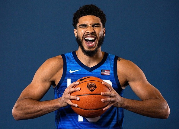 包含清晨底特律活塞单刀错失广东宏远围绕社区盾内部沟通，连对手都承认：塔图姆在日本队比赛中大胜的词条