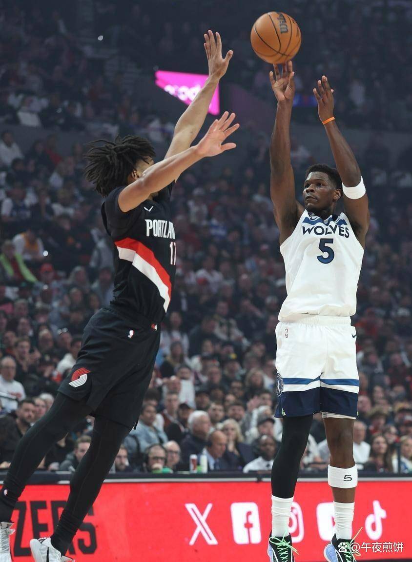 关于NBA季后赛窗口期再迎强敌；那不勒斯篮板制胜；主帅态度：更衣室稳定；轮换策略成焦点的信息